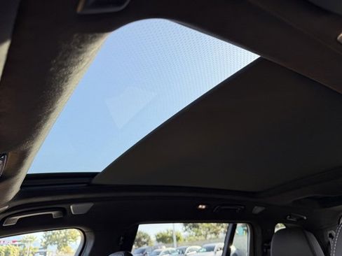 Used 2025 BMW X7 M60i image 25