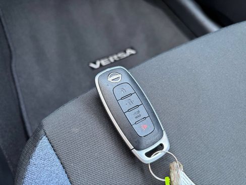 Used 2025 Nissan Versa SV FWD image 17