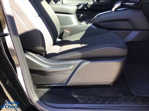 Used 2025 Chevrolet Colorado LT w/ Advanced Trailering Package image 21