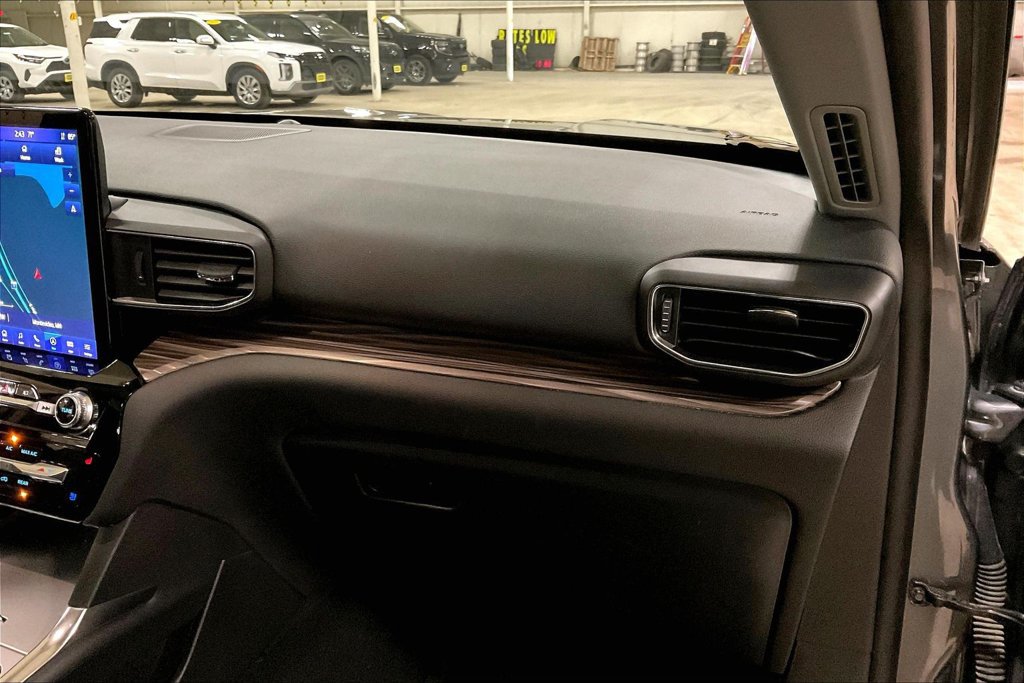 Certified 2023 Ford Explorer Limited w/ Limited Technology Package AWD/4WD image 15