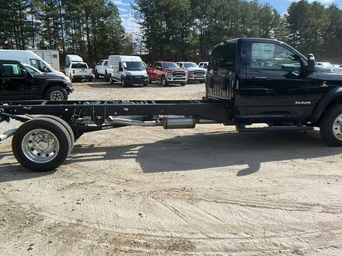 New 2025 RAM 5500 4x4 Regular Cab image 7