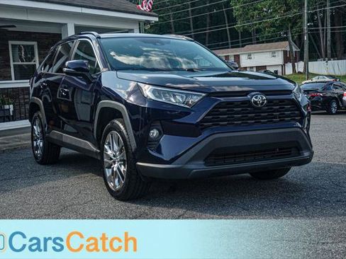 Used 2020 Toyota RAV4 XLE Premium AWD/4WD image 10
