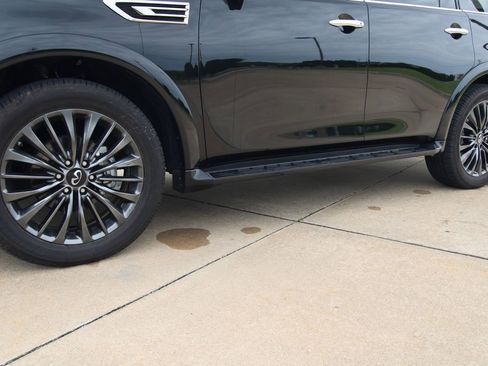 Used 2024 INFINITI QX80 Sensory AWD/4WD image 10