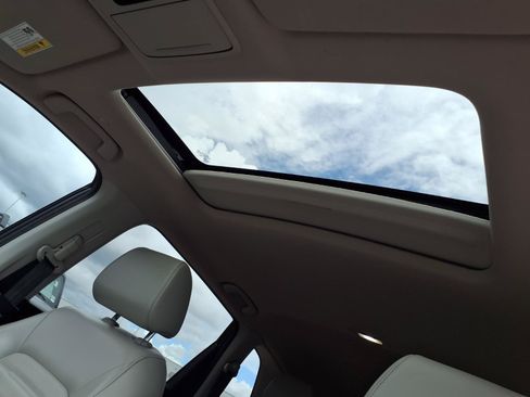 Used 2024 Honda CR-V EX-L image 6