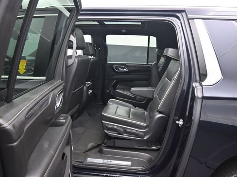 Used 2022 GMC Yukon XL SLT w/ SLT Premium Package AWD/4WD image 38