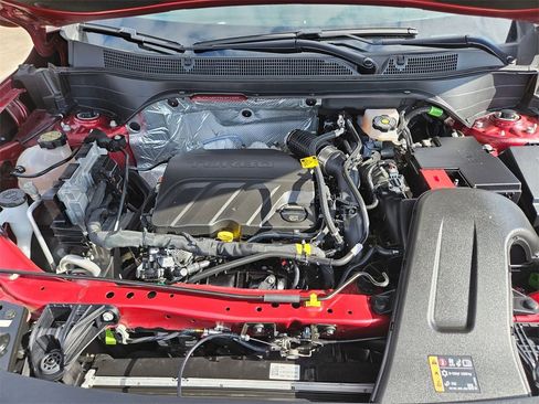 Used 2025 Chevrolet Trax LT w/ LT Convenience Package image 23