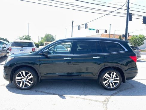 Used 2017 Honda Pilot Touring image 2
