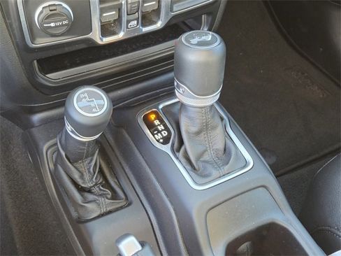 Used 2021 Jeep Wrangler Unlimited Sahara image 24