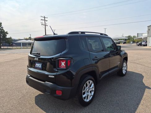 Used 2017 Jeep Renegade Latitude AWD/4WD image 5