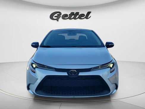 Used 2022 Toyota Corolla LE FWD image 2