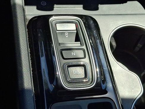 Certified 2025 Honda Pilot Touring image 11