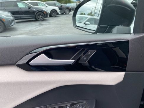 New 2025 Volkswagen Taos S image 24