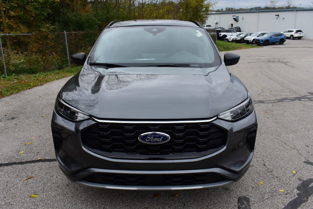 Certified 2023 Ford Escape ST-Line w/ Tech Pack #1 AWD/4WD image 2