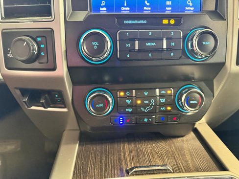 Used 2021 Ford F250 Lariat AWD/4WD image 25