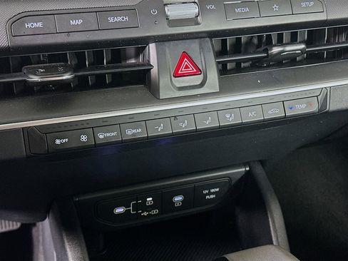 Used 2025 Kia K4 LXS image 23