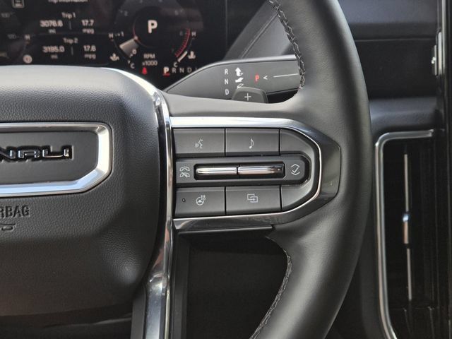 Used 2025 GMC Yukon Denali AWD/4WD image 26
