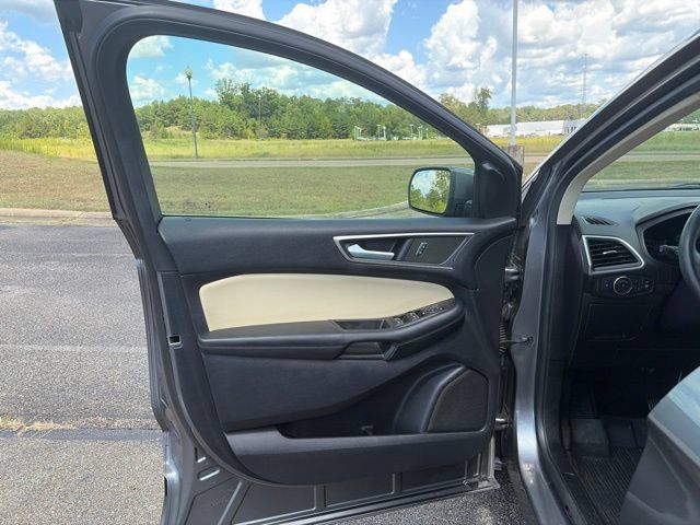 Used 2022 Ford Edge SEL w/ Convenience Package AWD/4WD image 16