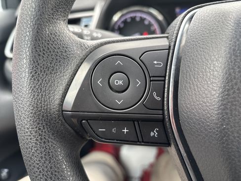 Used 2020 Toyota Camry LE FWD image 19