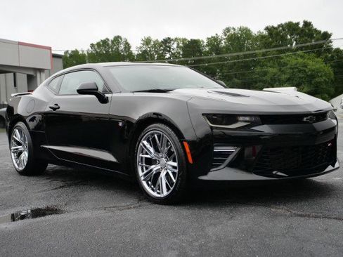 Used 2018 Chevrolet Camaro SS image 4
