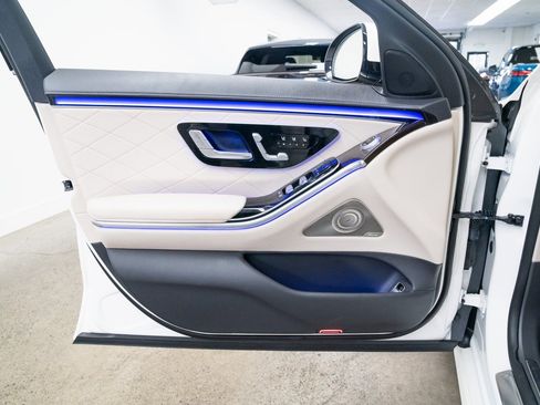 Used 2023 Mercedes-Benz S 580 S 580 image 17