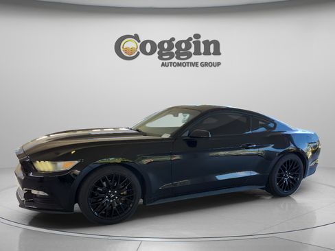 Used 2016 Ford Mustang Coupe RWD image 1