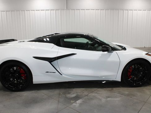 New 2026 Chevrolet Corvette Z06 w/ Stealth Interior Trim Package RWD image 10
