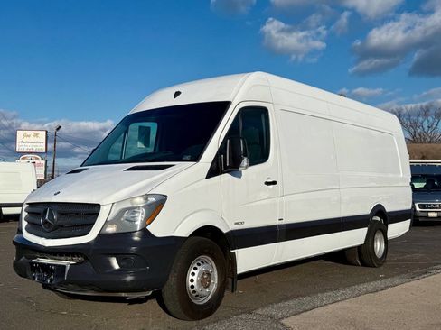Used 2014 Mercedes-Benz Sprinter 3500 image 2