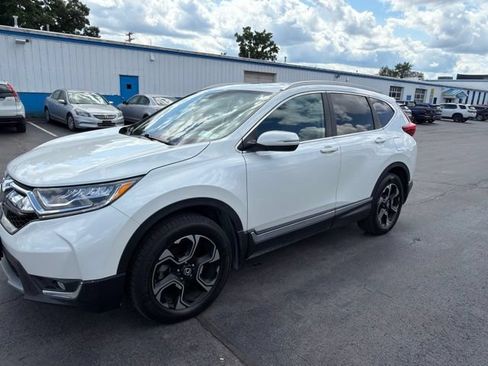 Used 2018 Honda CR-V Touring image 2