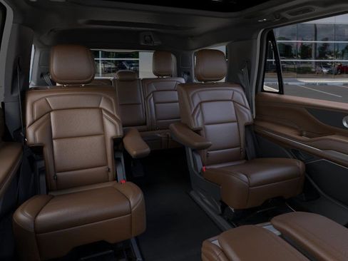 New 2025 Lincoln Navigator Reserve image 11