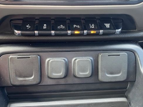 Used 2019 GMC Sierra 3500 Denali image 19