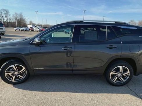 Used 2021 GMC Terrain SLT image 5
