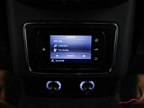 Used 2018 Bentley Bentayga image 66