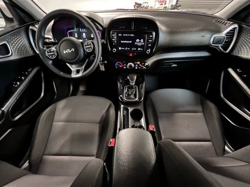 Used 2024 Kia Soul LX w/ Option Group 015 image 17
