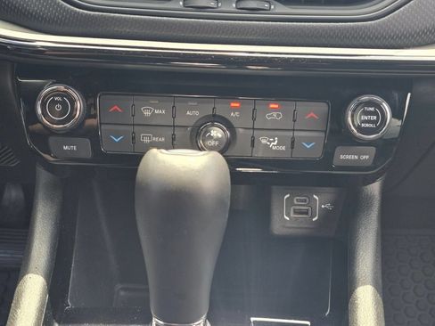Used 2025 Jeep Compass Trailhawk AWD/4WD image 27