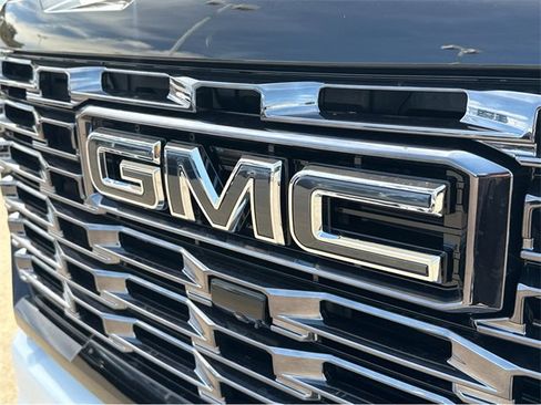 New 2025 GMC Sierra 2500 Denali Ultimate image 38