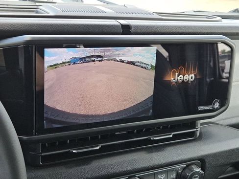 Used 2026 Jeep Wrangler Unlimited Sport AWD/4WD image 11
