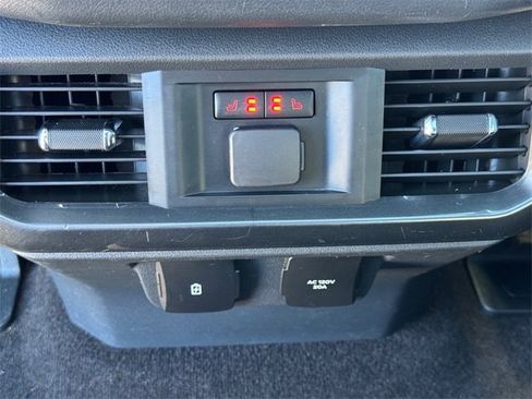 Used 2021 Ford F150 Lariat w/ Equipment Group 502A High image 11