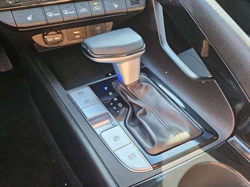 Used 2025 Hyundai Elantra SEL image 29