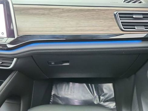 Used 2026 Volkswagen Atlas SEL Premium R-Line image 40