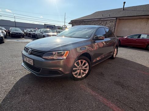 Used 2014 Volkswagen Jetta SE FWD image 3