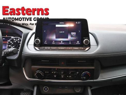 Used 2023 Nissan Rogue S AWD/4WD image 12