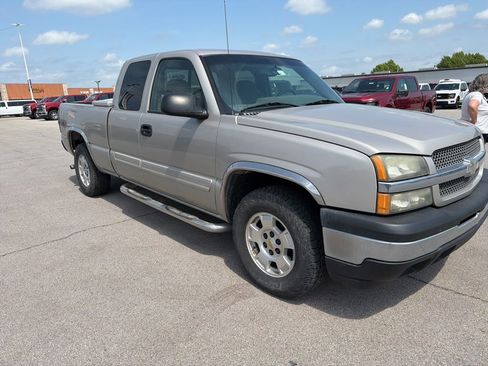Used 2005 Chevrolet Silverado 1500 LS w/ Light Duty Power Package image 2