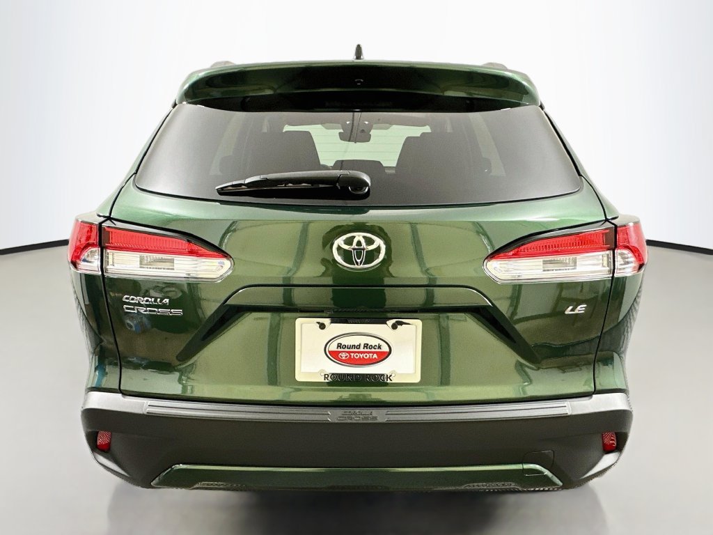 Certified 2025 Toyota Corolla Cross LE w/ Moonroof Package FWD image 6