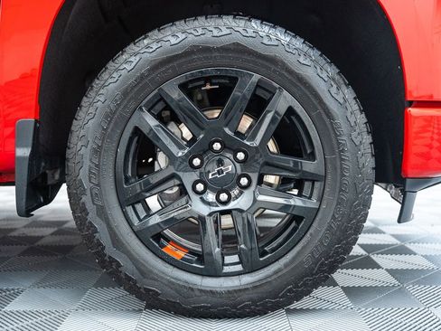 Used 2024 Chevrolet Silverado 1500 Custom w/ Turbomax Blackout Package AWD/4WD image 19