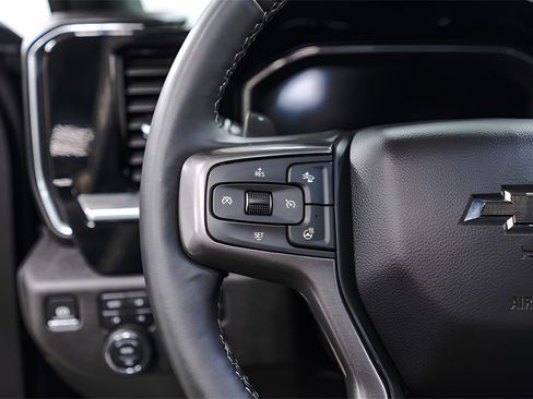 Used 2025 Chevrolet Silverado 1500 High Country w/ Midnight Edition image 11