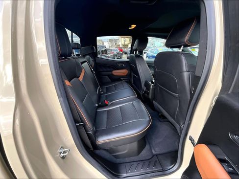 Certified 2023 GMC Canyon AT4 w/ AT4 Premium Package image 16