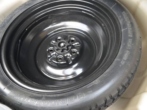 Used 2012 Lexus HS 250h image 45