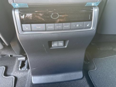 Used 2026 Lexus GX 550 w/ Accessory Package (2T) AWD/4WD image 20