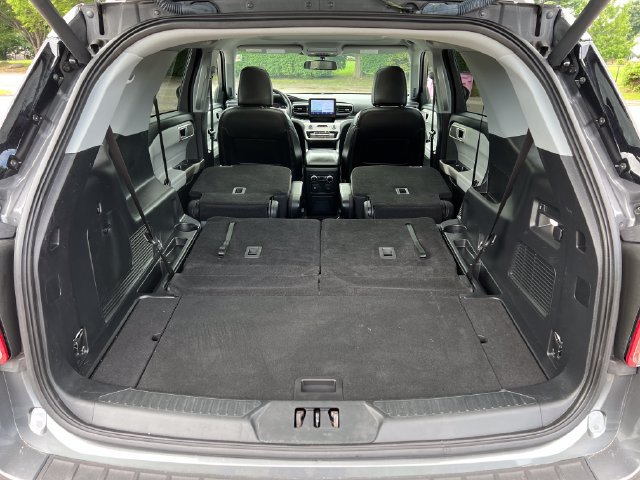 Certified 2023 Ford Explorer XLT w/ Equipment Group 202A AWD/4WD image 30