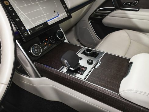 Used 2023 Land Rover Range Rover SE image 49